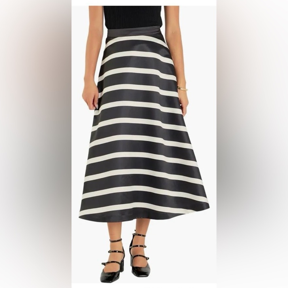 NWT English Factory Women’s XS Maxi Skirt With Pockets